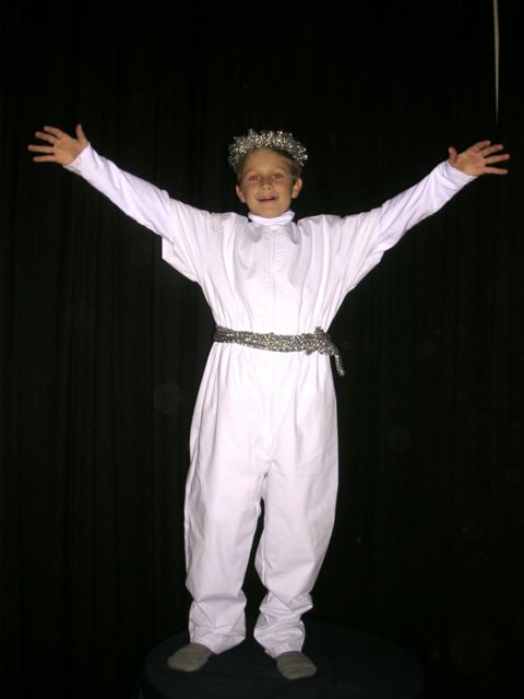 12_angel_tidings_greatjoy.jpg