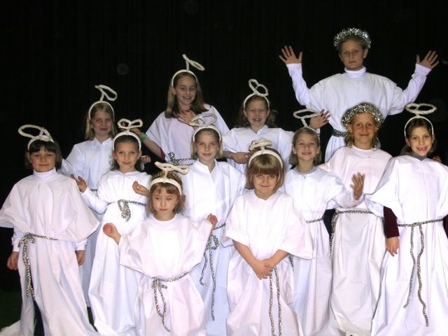 15_host_angels.jpg